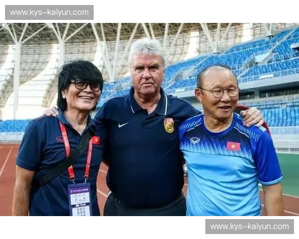 东南亚灵动之火碰撞中亚铁甲之师：泰国VS乌兹别克，一场定义亚洲足球新格局的巅峰对决