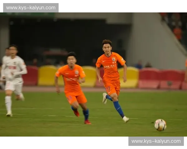 铁血长白山碰撞橙色风暴：延边与鲁能的足球宿命对决