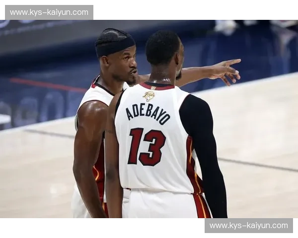 绝地反击的史诗之战：回味NBA总决赛湖人vs热火G3，吉米·巴特勒如何只身对抗紫金军团